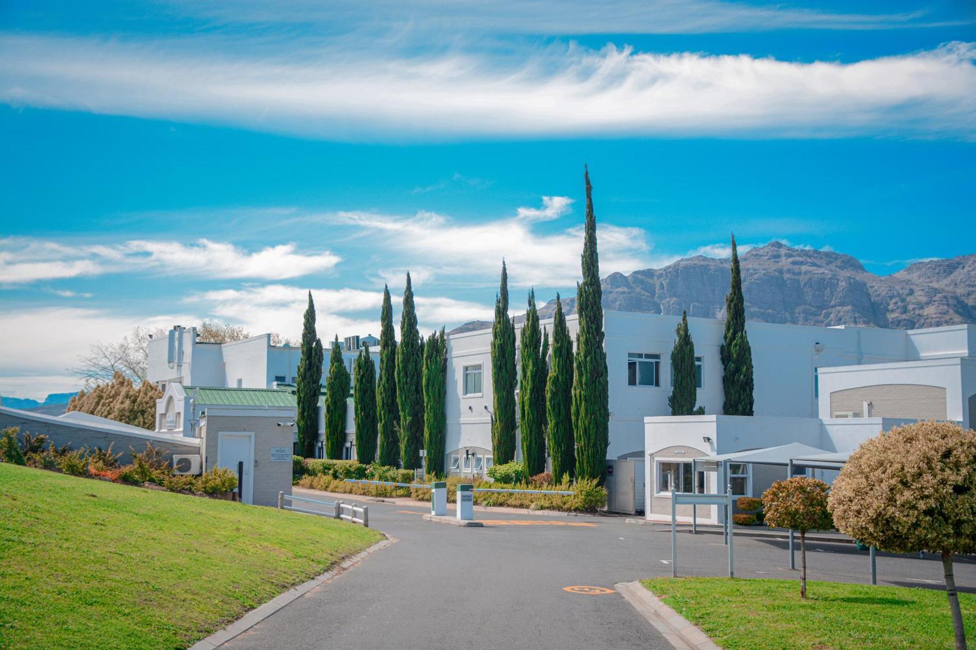 Protea Hotel By Marriott Stellenbosch & Conference Centre Exterior foto